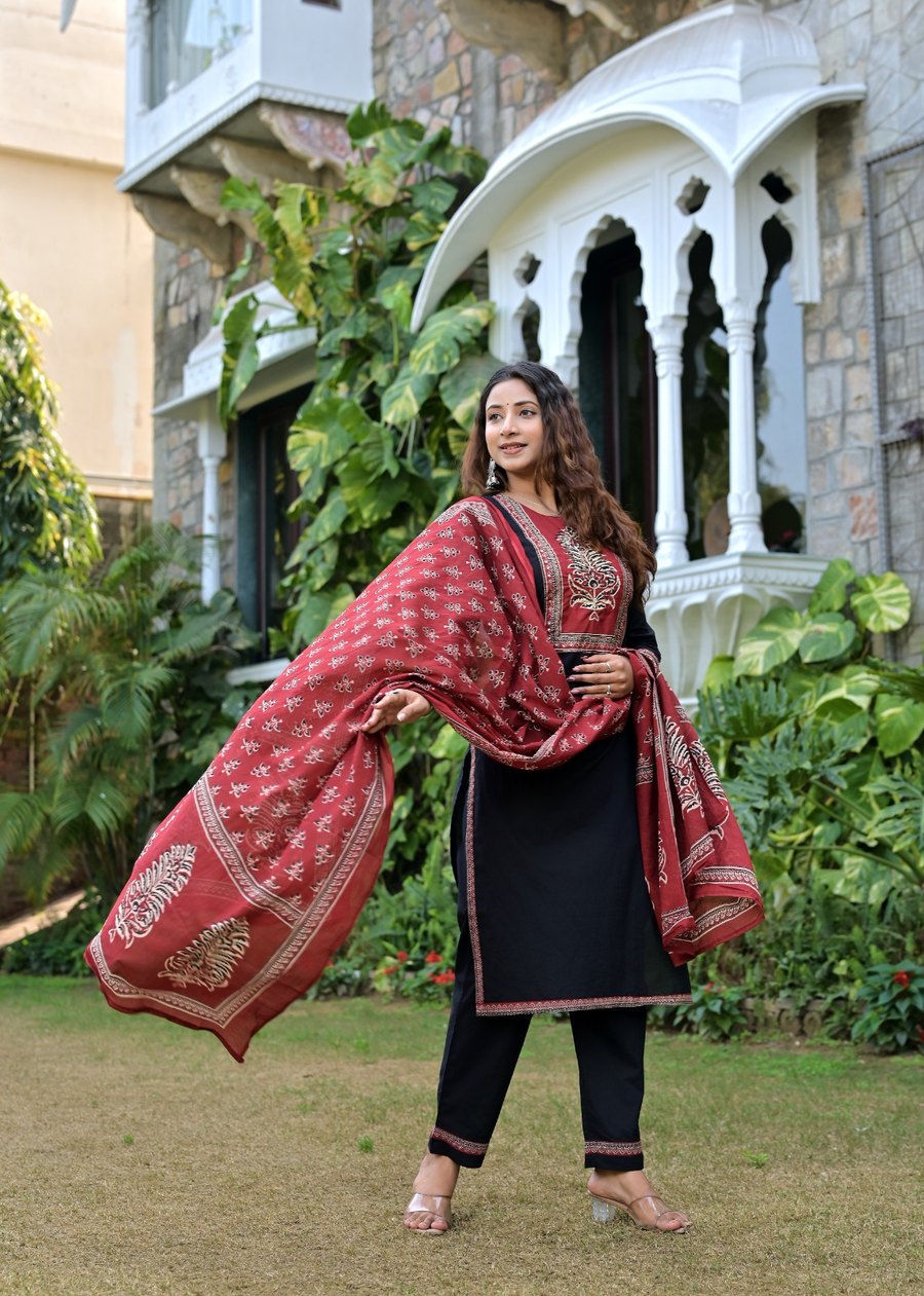 Midnight Black & Rustic Crimson Block-Printed Kurta Set – view 2